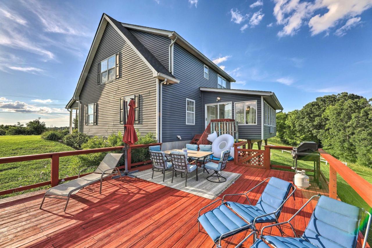 Вілла Williamstown Gem With Private Pool And Hot Tub! Екстер'єр фото