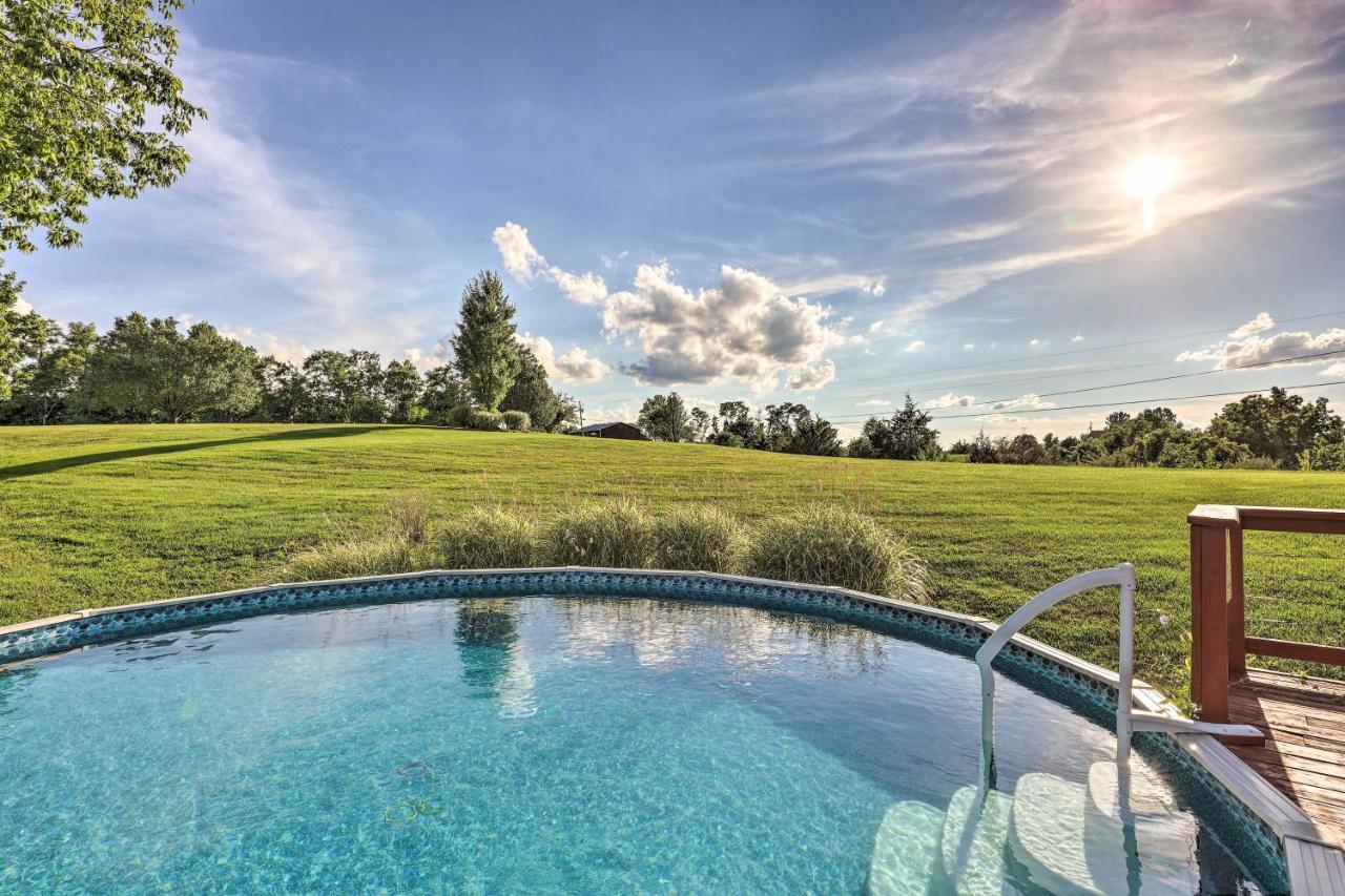 Вілла Williamstown Gem With Private Pool And Hot Tub! Екстер'єр фото