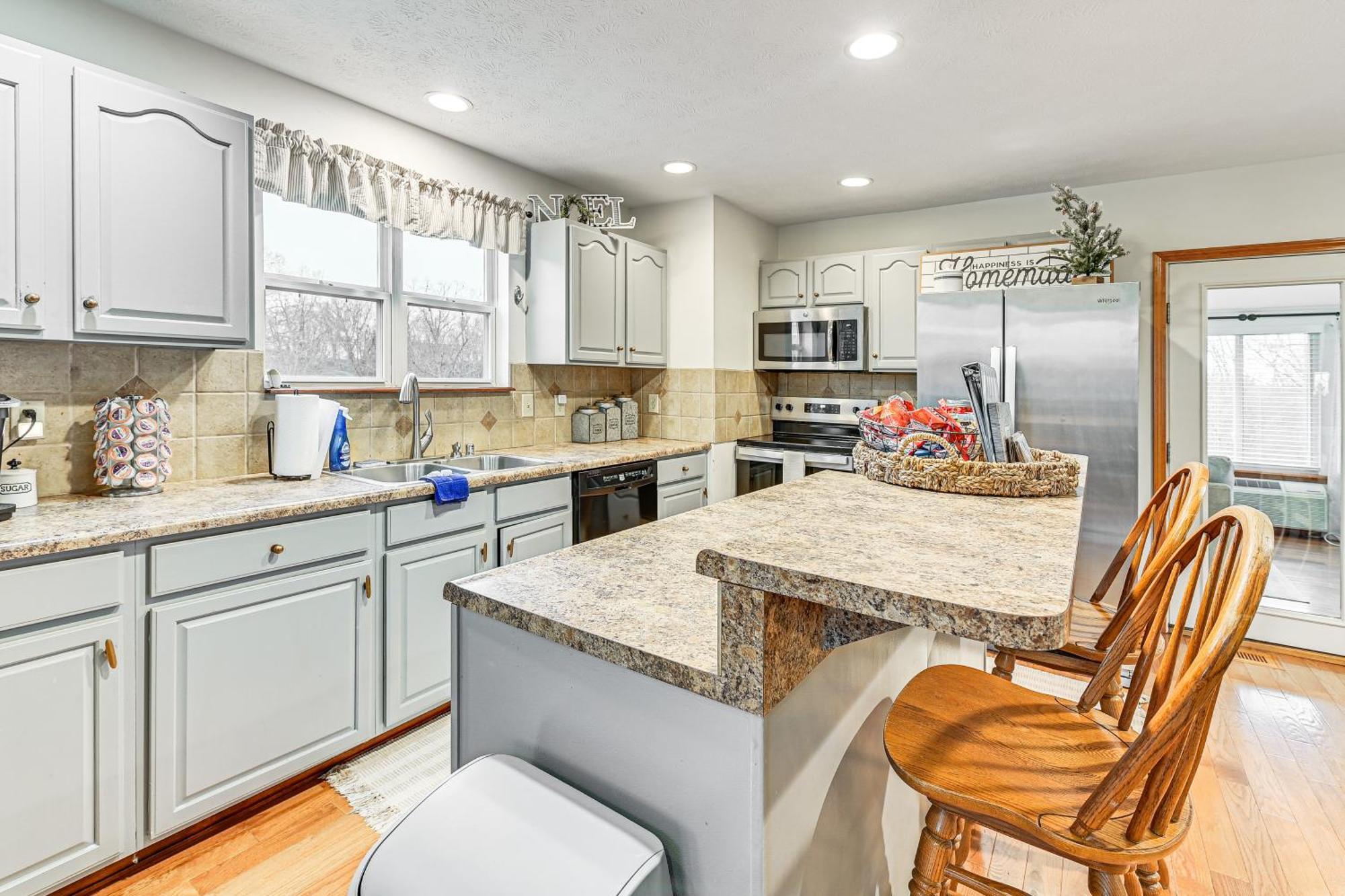 Вілла Williamstown Gem With Private Pool And Hot Tub! Екстер'єр фото
