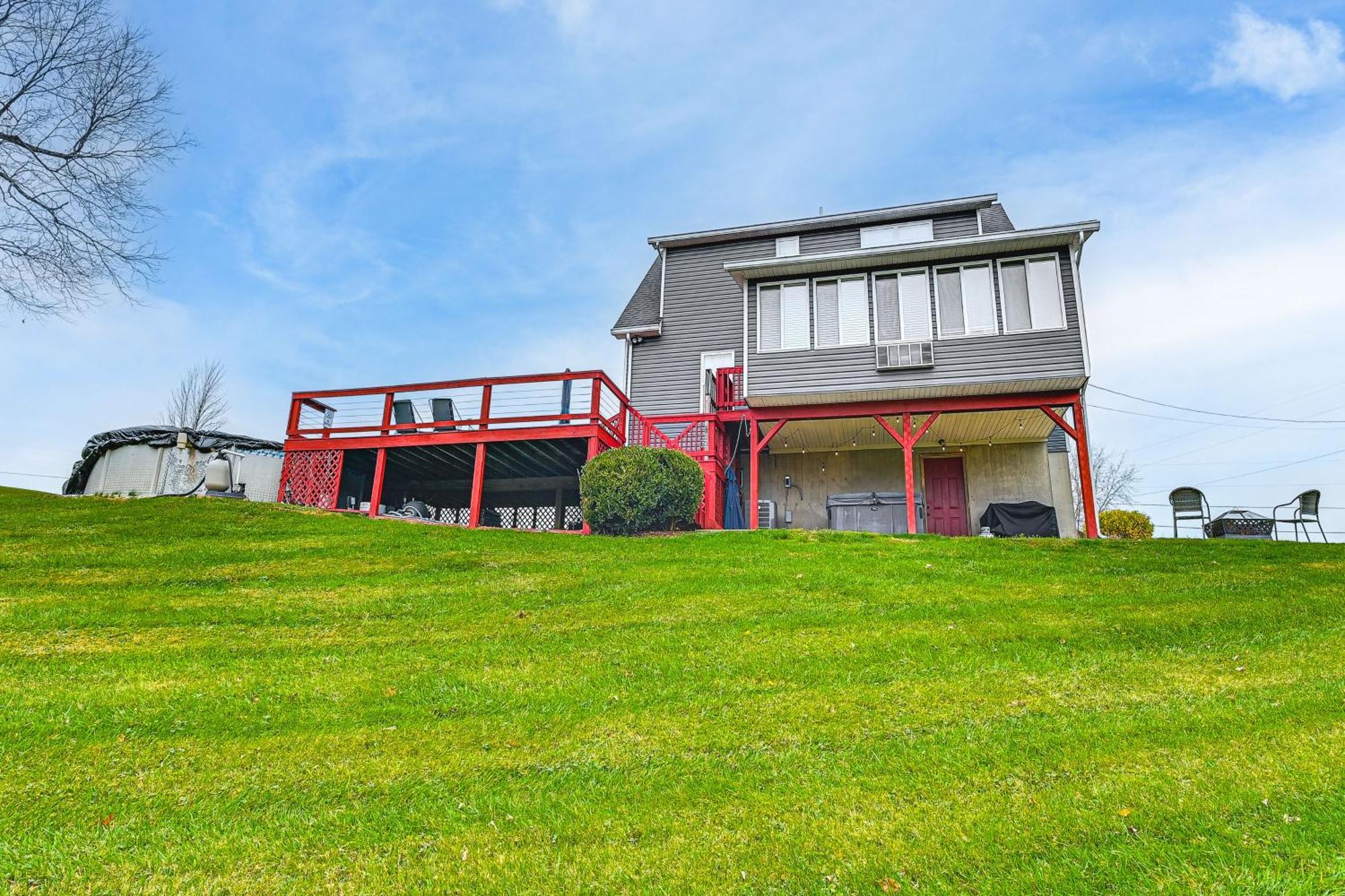 Вілла Williamstown Gem With Private Pool And Hot Tub! Екстер'єр фото