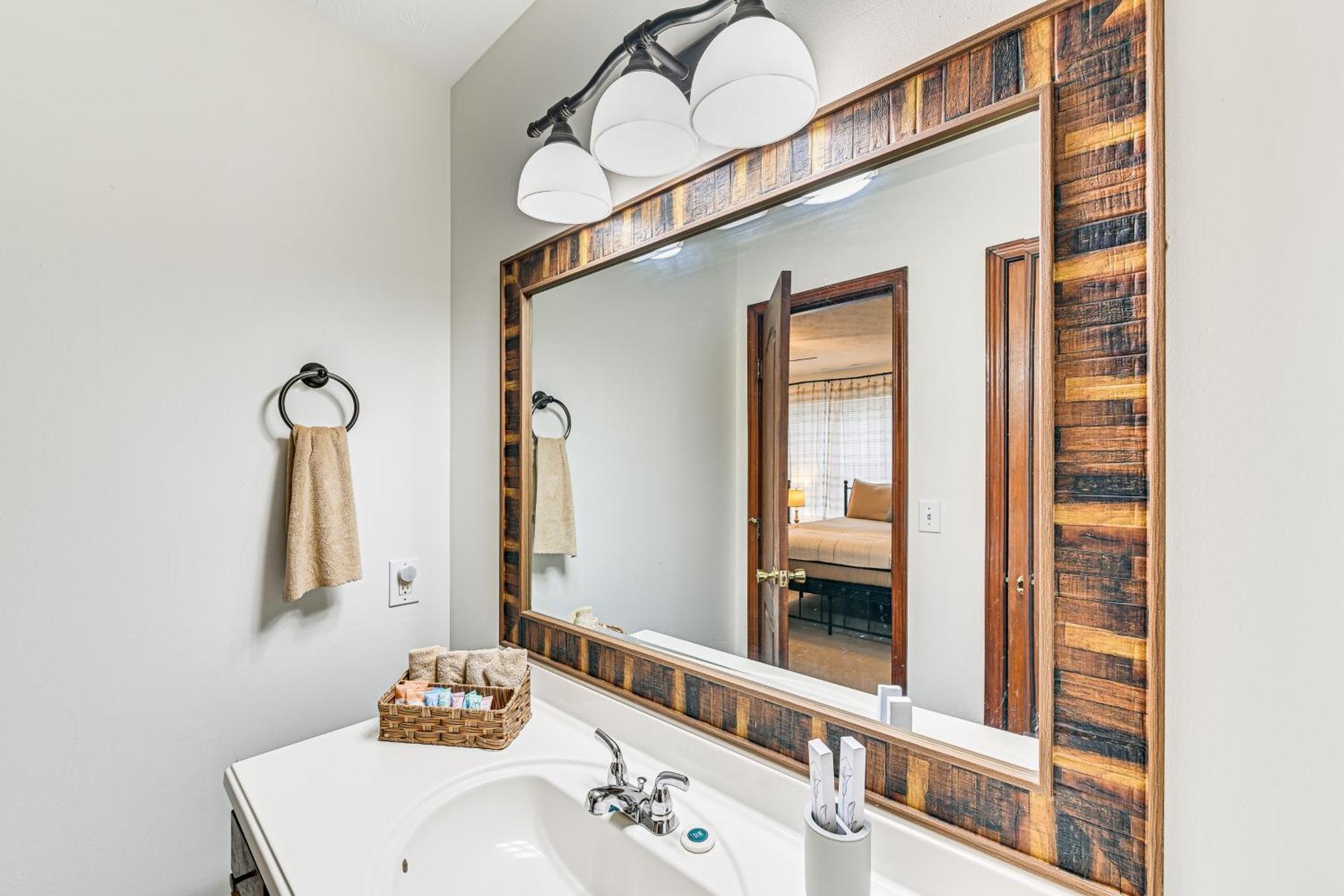 Вілла Williamstown Gem With Private Pool And Hot Tub! Екстер'єр фото